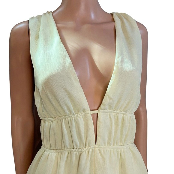 Princess Polly Plunging Romper Sleeveless Casual - Picture 2 of 6